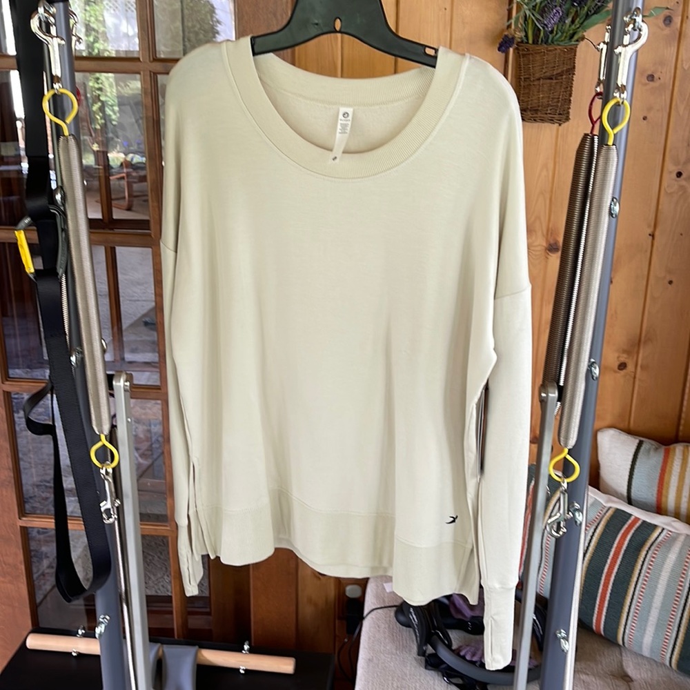 Glyder Cream lounge sweatshirt